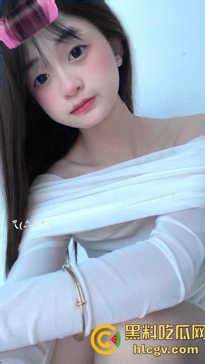 广州旅游学院『李香蓓』白虎嫩穴逼2.6万草一月！不做高端但逼价不低，这不是哄抬逼价是什么？  第2张