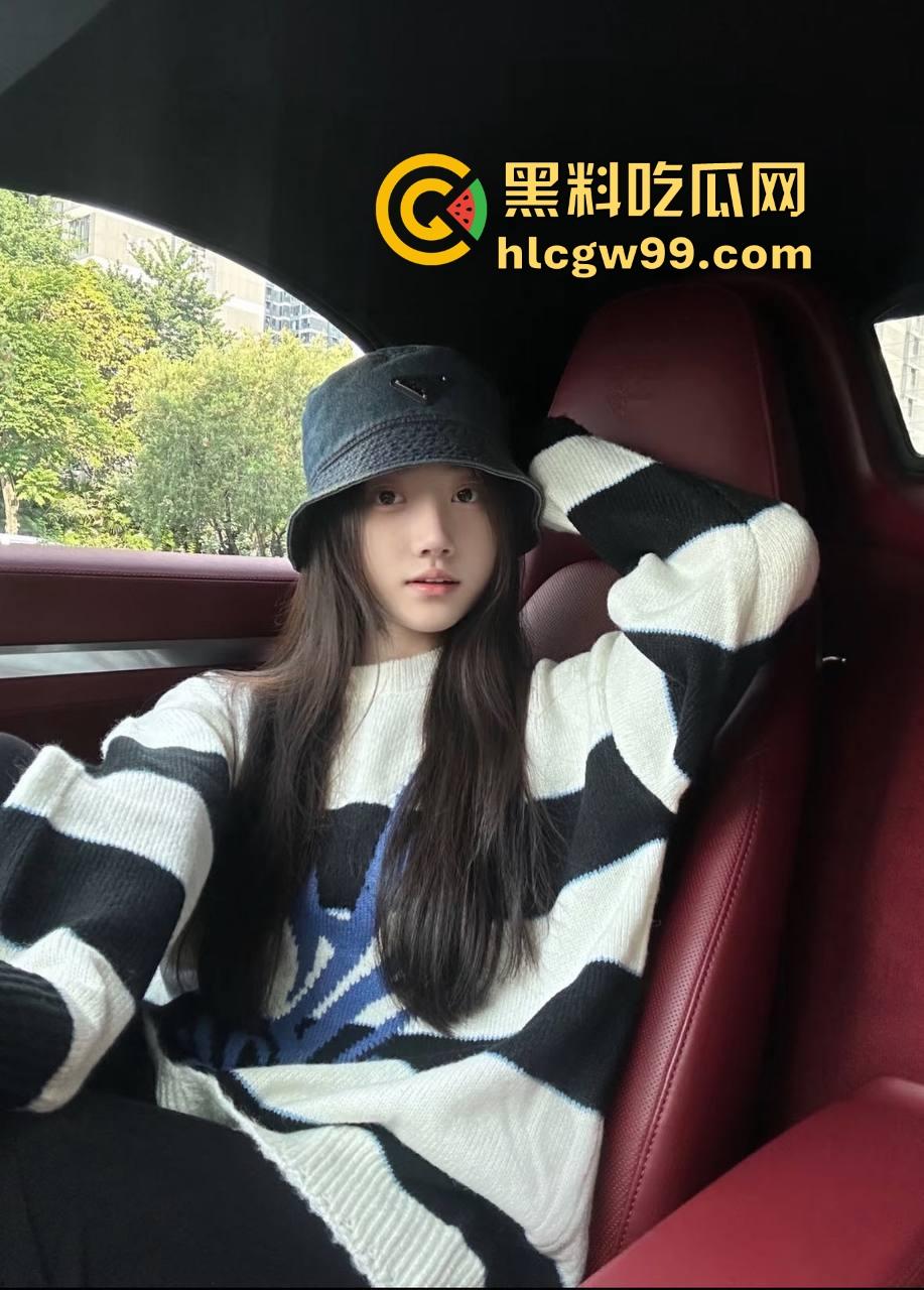 天津绿帽老公酒店开房安排单男爆操老婆，自己缩在厕所撸到腿软，透过玻璃看现场春宫秀！  第4张