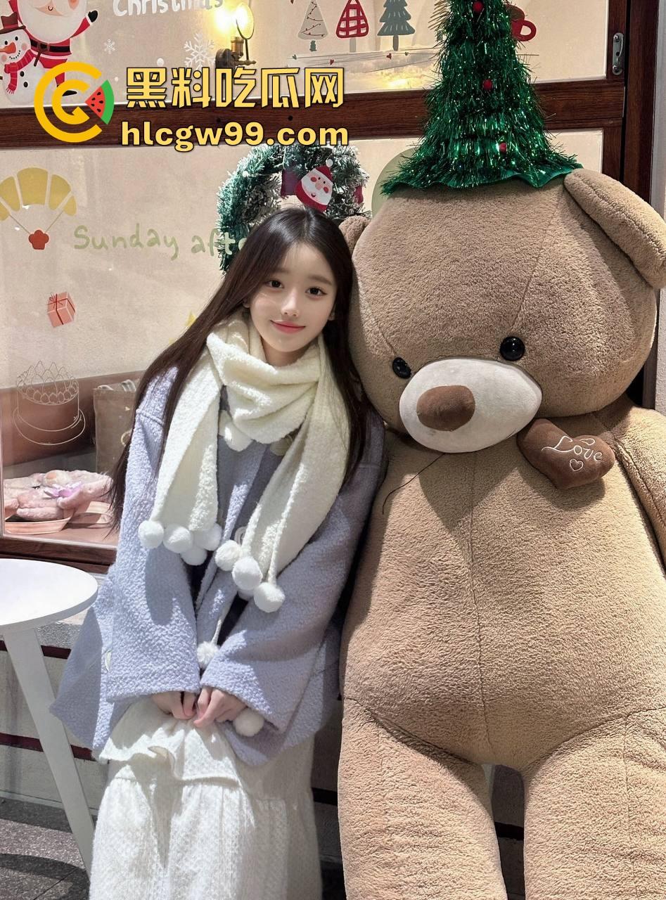 天津绿帽老公酒店开房安排单男爆操老婆，自己缩在厕所撸到腿软，透过玻璃看现场春宫秀！  第5张