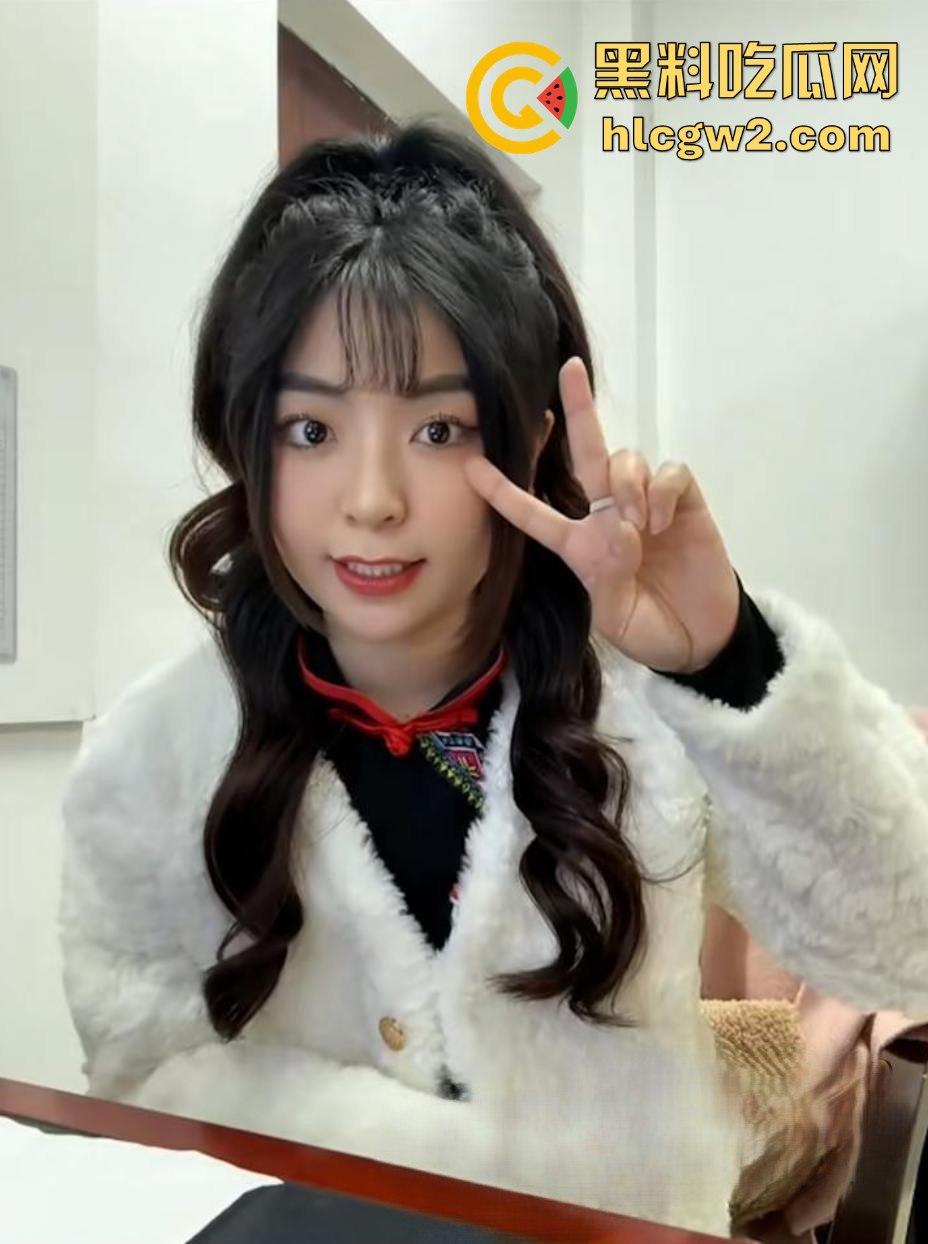 中职校巨乳老师『孟可心』酒店约炮，肉乎乎的身材抱起来狂操！微胖身材就是YYDS，操到停不下来！  第9张