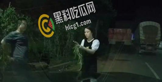湖南常德公职人员 偷豆角打人事件 视频放出来了 打得很恶劣 豆角现在这么值钱么  第3张