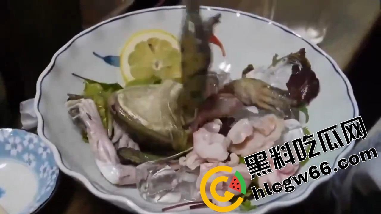蛙蛙刺身，现杀现吃！上半身还在挣扎，下半身已经下肚，小日子这口味是真敢整！  第8张