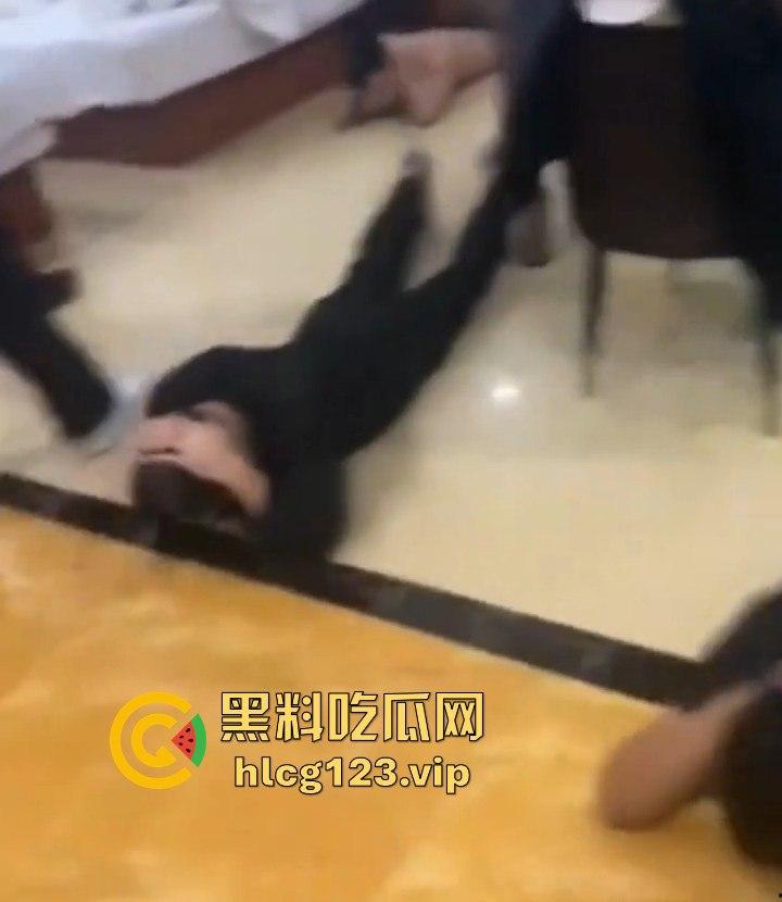 佤邦抓电信诈骗现场直播！一人六机连骗五线，正诈骗得起劲，警察直接端了！  第6张