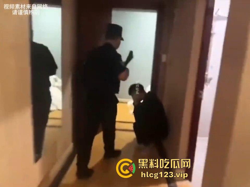 佤邦抓电信诈骗现场直播！一人六机连骗五线，正诈骗得起劲，警察直接端了！  第10张