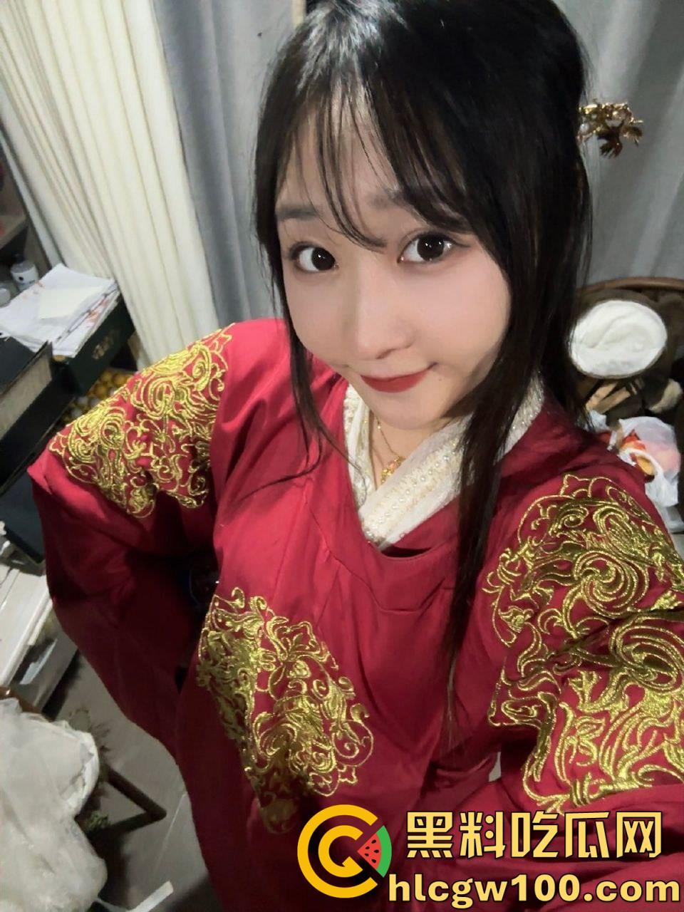 天津【郝天莙】按主人命令社死曝光，高颜值粉嫩白虎骚穴，纹身肥臀玩肛塞  第4张