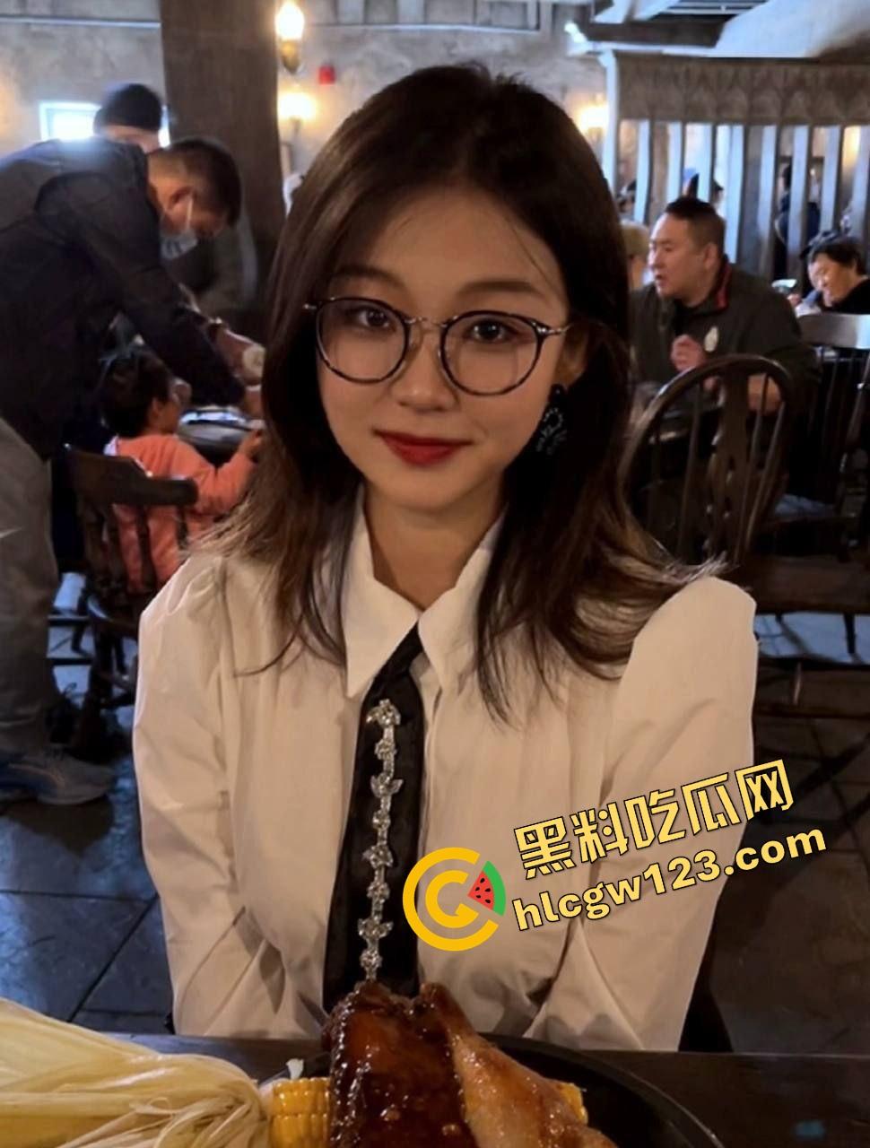 江西南昌19岁大一骚货【孙俪】浓眉大眼小母狗身材火辣，高中就开多人，大学直接群交调教！  第1张