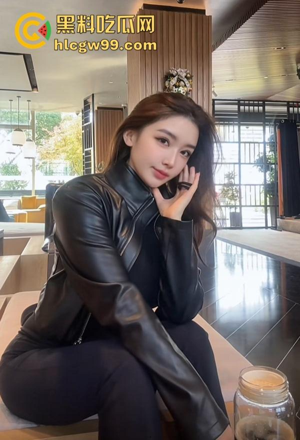 抖音【健身小猫】又出猛料，蜜桃臀绝对天花板，丰满巨乳撑满屏幕，骚货身材男人看了想不沦陷都难！  第7张