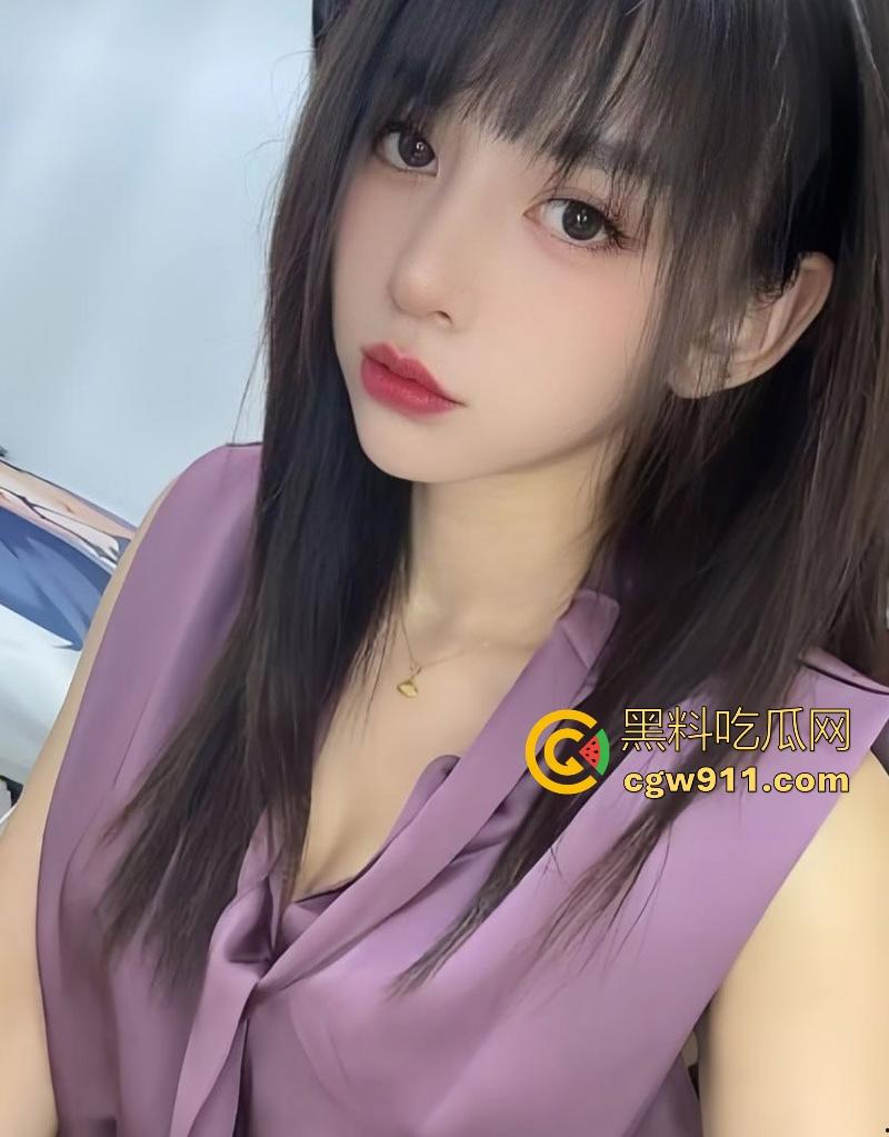 深圳超嫩反差母狗【樊柔莹】情趣装自拍撩富二代，酒店浴室后入骑乘，边操边自拍，骚的一批！  第1张