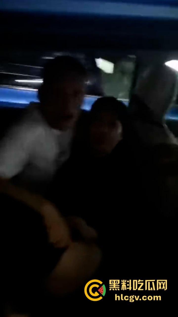 深圳骚婊【林翠霞】劈腿出租车司机被老公当场捉住 社死抓奸视频传遍朋友圈  第1张