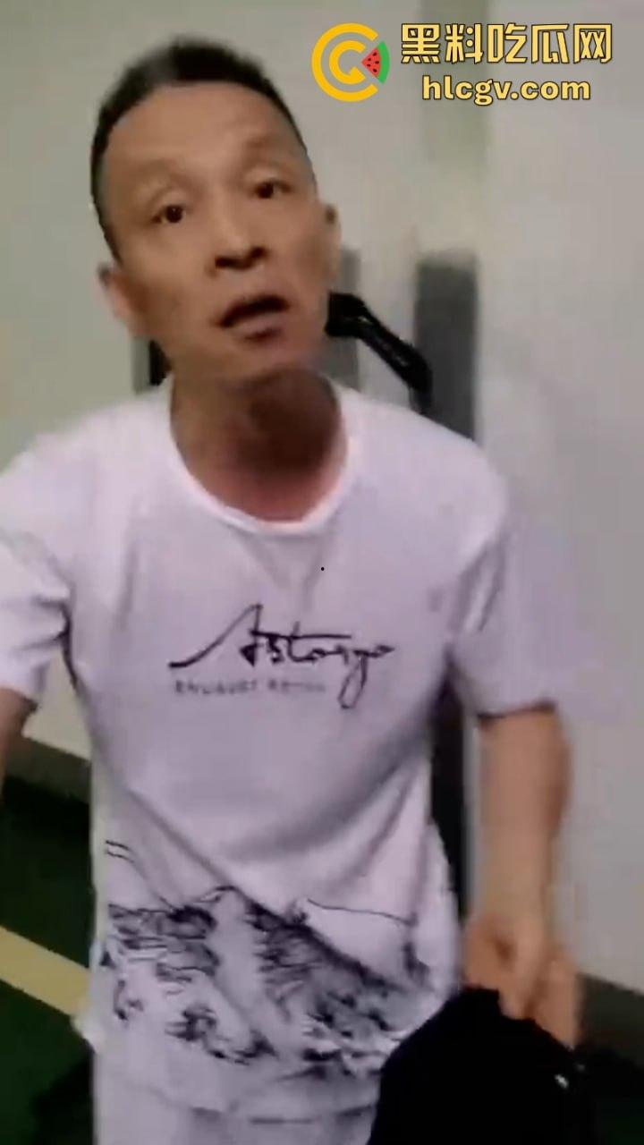 深圳骚婊【林翠霞】劈腿出租车司机被老公当场捉住 社死抓奸视频传遍朋友圈  第2张