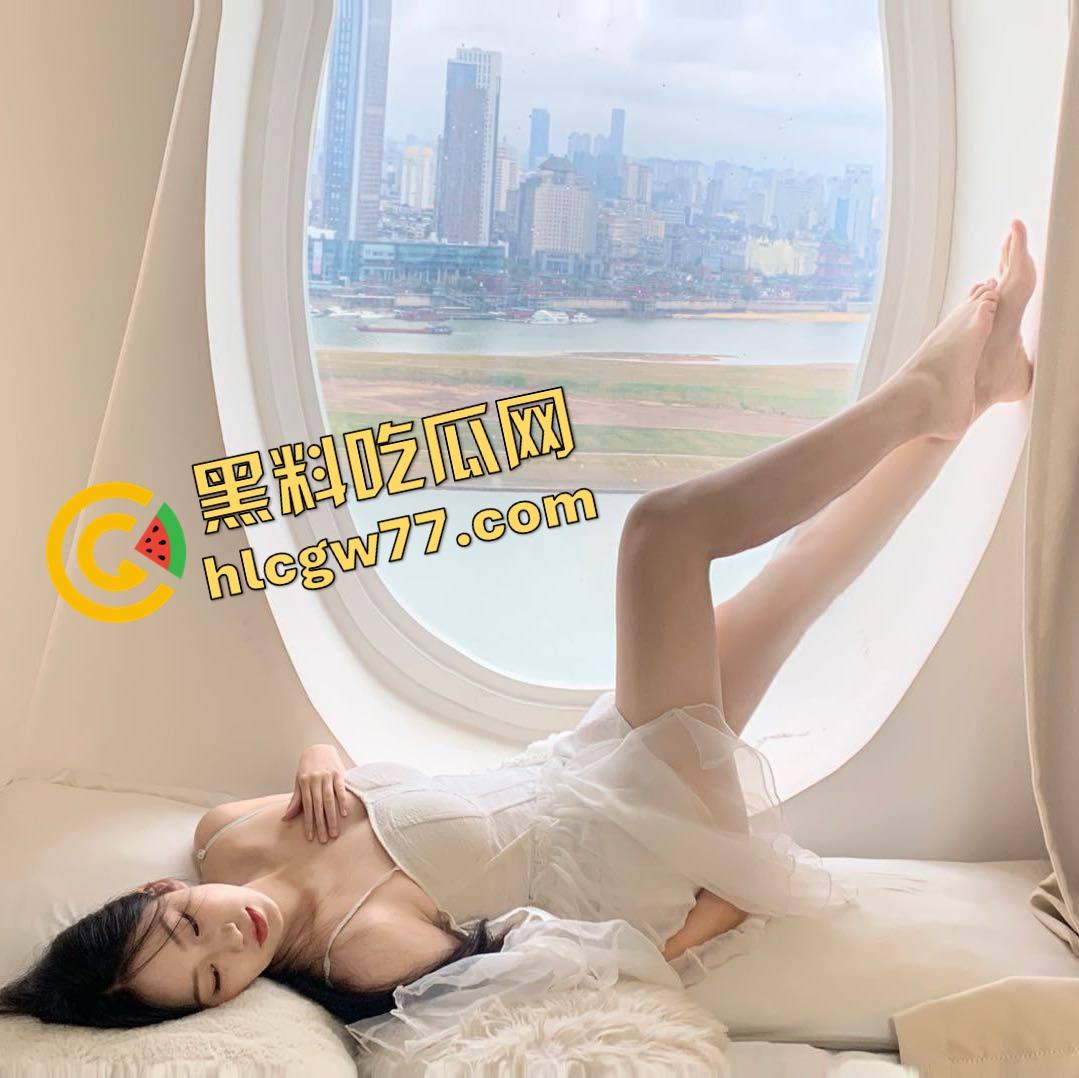 南陵学院白皮学妹『林楚楚』欲望强到自己求调教，高潮翻白眼吐舌头，被无套内射还喊喂尿打屁股！  第2张