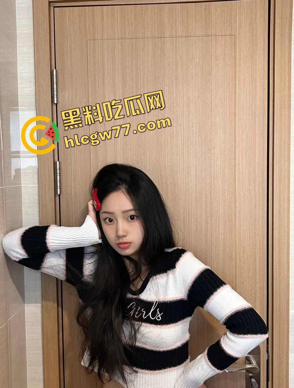 南陵学院白皮学妹『林楚楚』欲望强到自己求调教，高潮翻白眼吐舌头，被无套内射还喊喂尿打屁股！  第4张