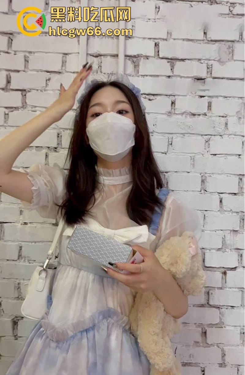 瓜友投稿！漫展认识的洛丽塔美女 身材性感颜值可爱 当天拿下带回家各种姿势爆操 无毛嫩穴超诱人  第5张