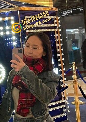 内蒙古科技大学大四学姐【拉布珠】校内公然售卖福利视频又被实锤，强行辟谣自抽嘴巴，脸打得啪啪响！  第2张