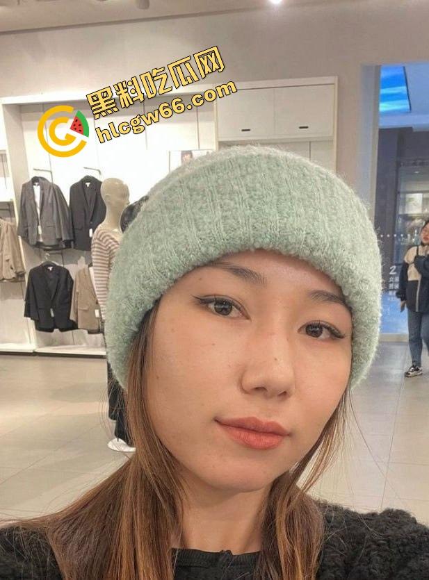 内蒙古科技大学大四学姐【拉布珠】校内公然售卖福利视频又被实锤，强行辟谣自抽嘴巴，脸打得啪啪响！  第4张