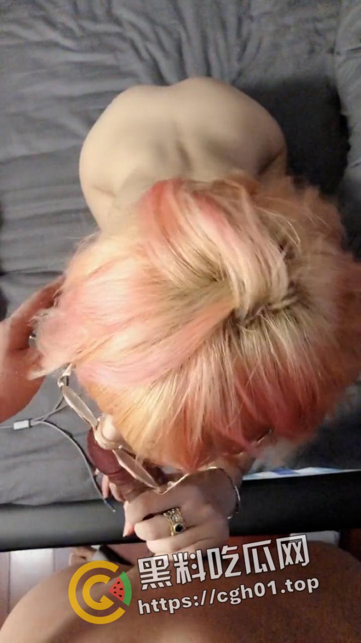 海南粉色头发精神小妹被流出 小穴比头发还粉嫩  浪叫着喷水把床单打湿 第7张