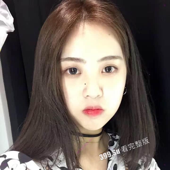 长相甜美的大一新生 抢手学妹被校内老油条设酒局灌醉  带回房间拍摄迷奸视频 露脸无套内射 第1张