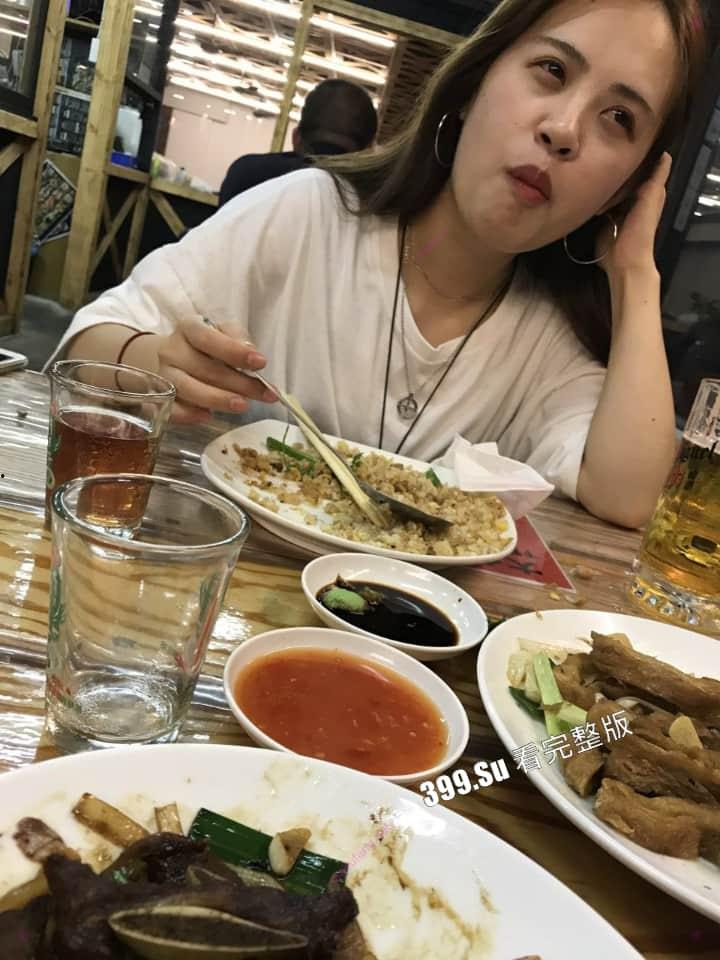 长相甜美的大一新生 抢手学妹被校内老油条设酒局灌醉  带回房间拍摄迷奸视频 露脸无套内射 第5张