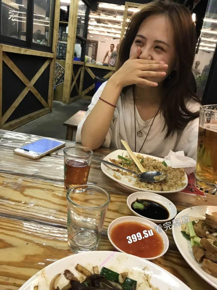 长相甜美的大一新生 抢手学妹被校内老油条设酒局灌醉  带回房间拍摄迷奸视频 露脸无套内射 第6张