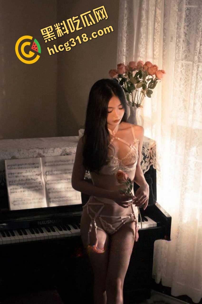 约炮大神【KINGMAST】，酒馆厕所调情后，公园全裸野战骚女，合集献出调教爆操瞬间，简直让人羡慕不已 ！  第1张