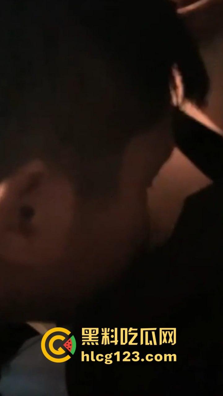 瓜友投稿：迷奸大学女同学，喝醉之后直接带到酒店内射，女主全程懵逼，估计以为是在做梦！  第1张