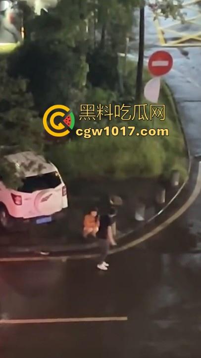 舔狗的终极下场，辛辛苦苦得到的女神一不开心就狂删自己耳光，只求女神能原谅，不是用得着这么卑微嘛！  第2张