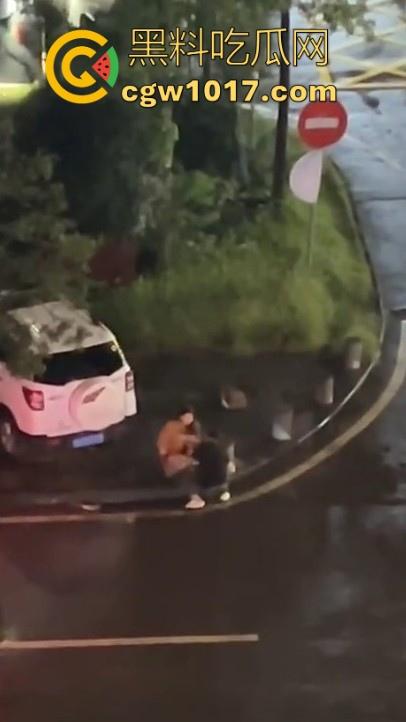 舔狗的终极下场，辛辛苦苦得到的女神一不开心就狂删自己耳光，只求女神能原谅，不是用得着这么卑微嘛！  第4张