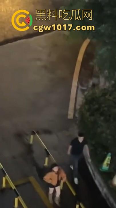 舔狗的终极下场，辛辛苦苦得到的女神一不开心就狂删自己耳光，只求女神能原谅，不是用得着这么卑微嘛！  第8张