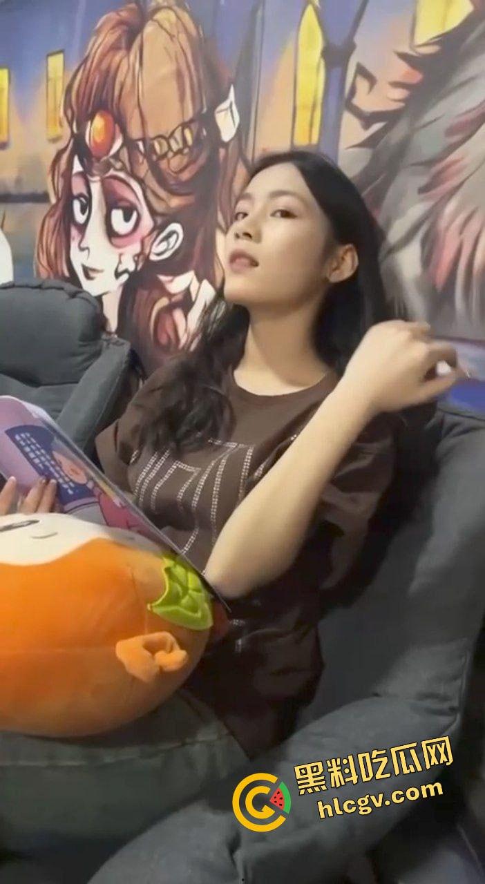 网友独家投稿真实曝光！湖南岳阳00后反差母狗『郑芯甜』与前男友性爱视频遭泄密 骚贱现场即刻呈现！  第5张