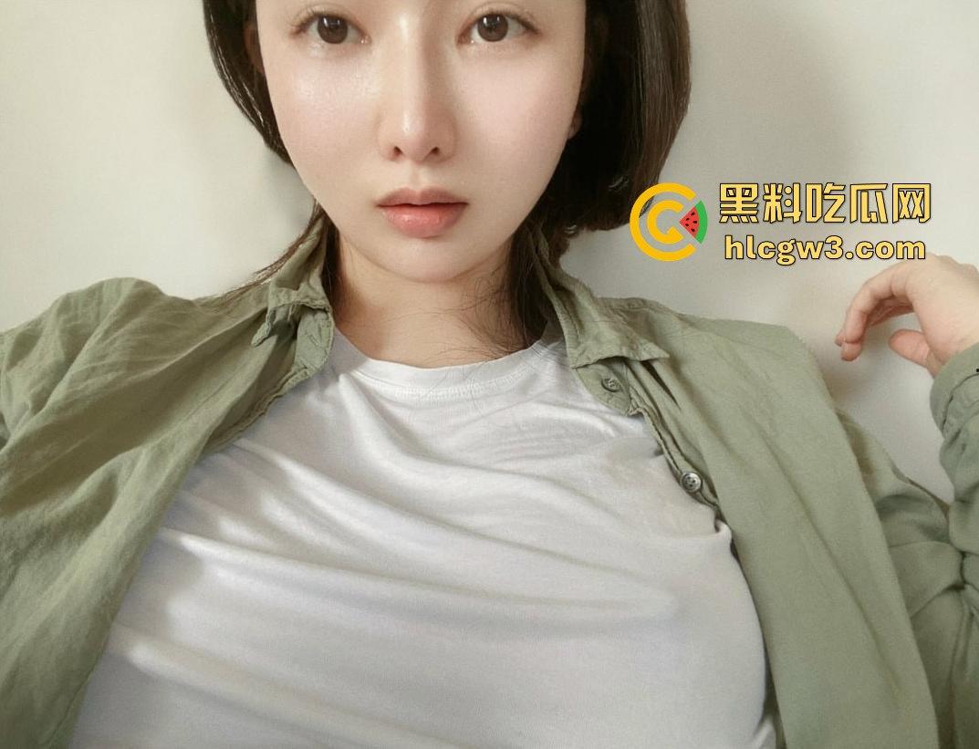 极品身材御姐【Rikak】上线 自曝福利顶级美颜反差超大，骚得像只母狗马甲线大奶加持，撸完直接虚脱！  第1张