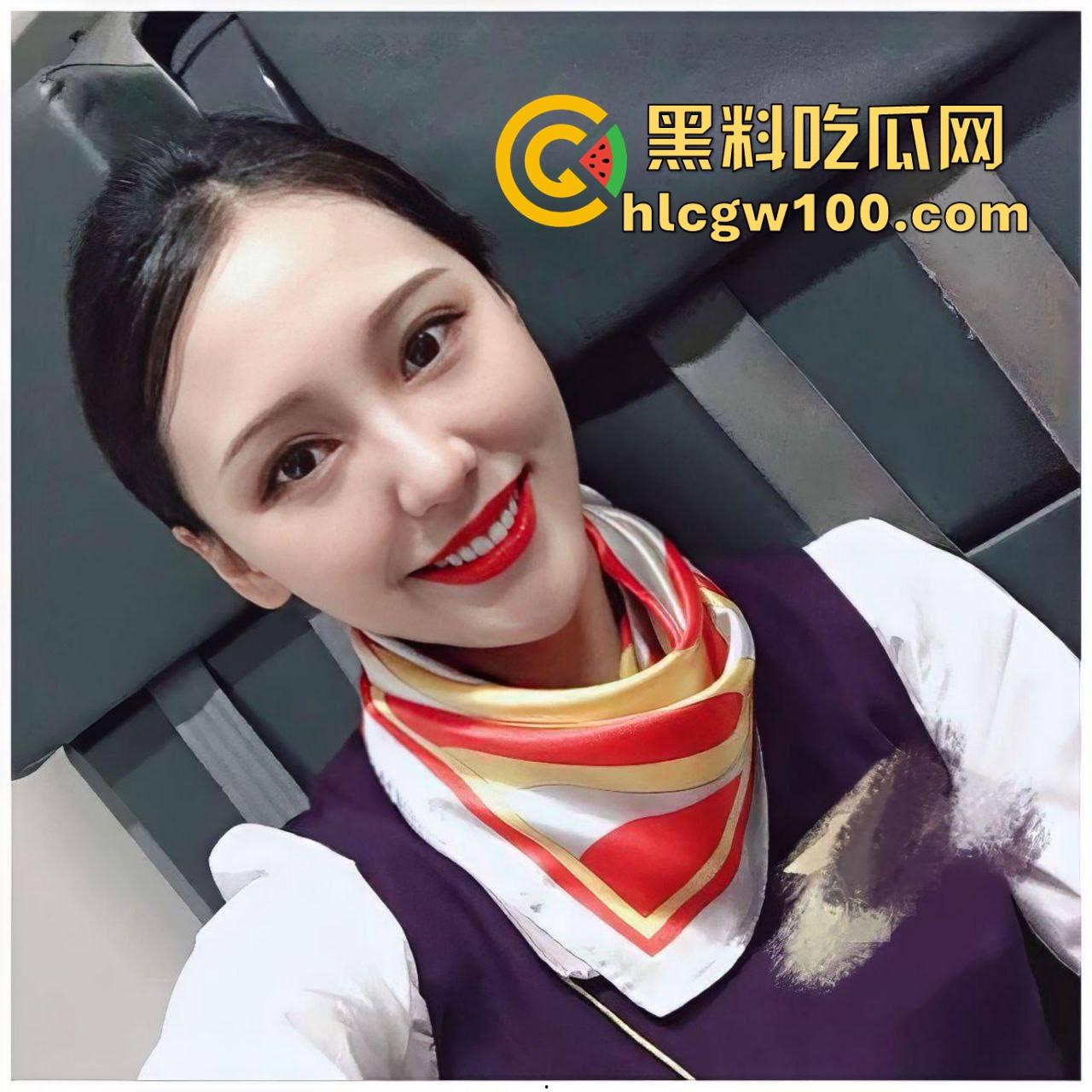 东航空姐『阮梦晨』空姐变老司机 男友摸奶她撸鸡 一手方向盘一手撸鸡  只能撸不能插馋得直冒汗！ 第1张