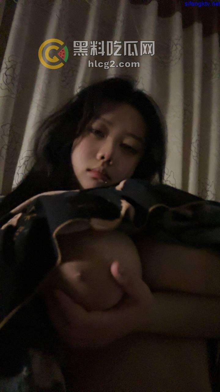 推特巨乳「chiIin-77」大曝光：88元见证“美胸”自慰大秀！  第6张