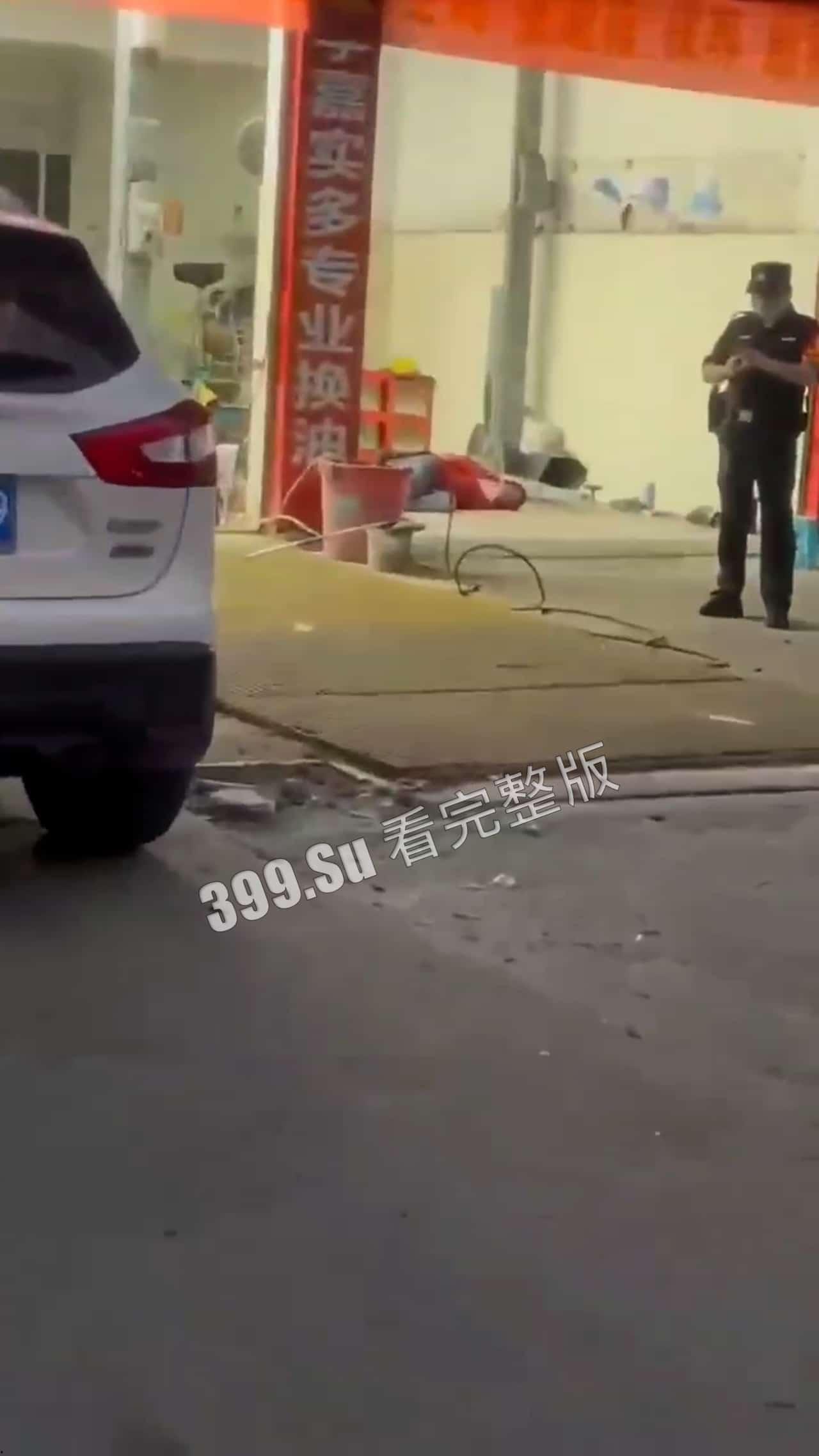 仇杀现场 合集  到底受了多大的委屈才能当街袭杀 第1张