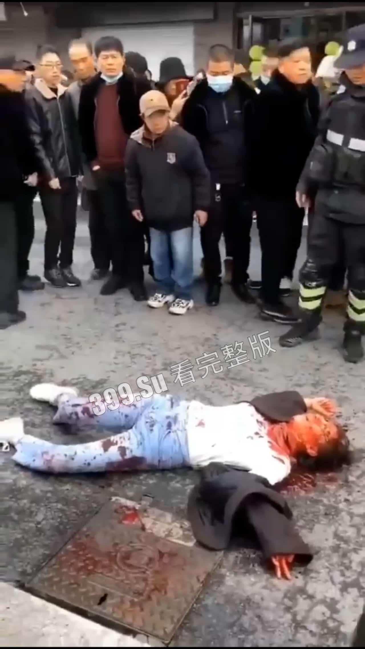 仇杀现场 合集  到底受了多大的委屈才能当街袭杀 第3张