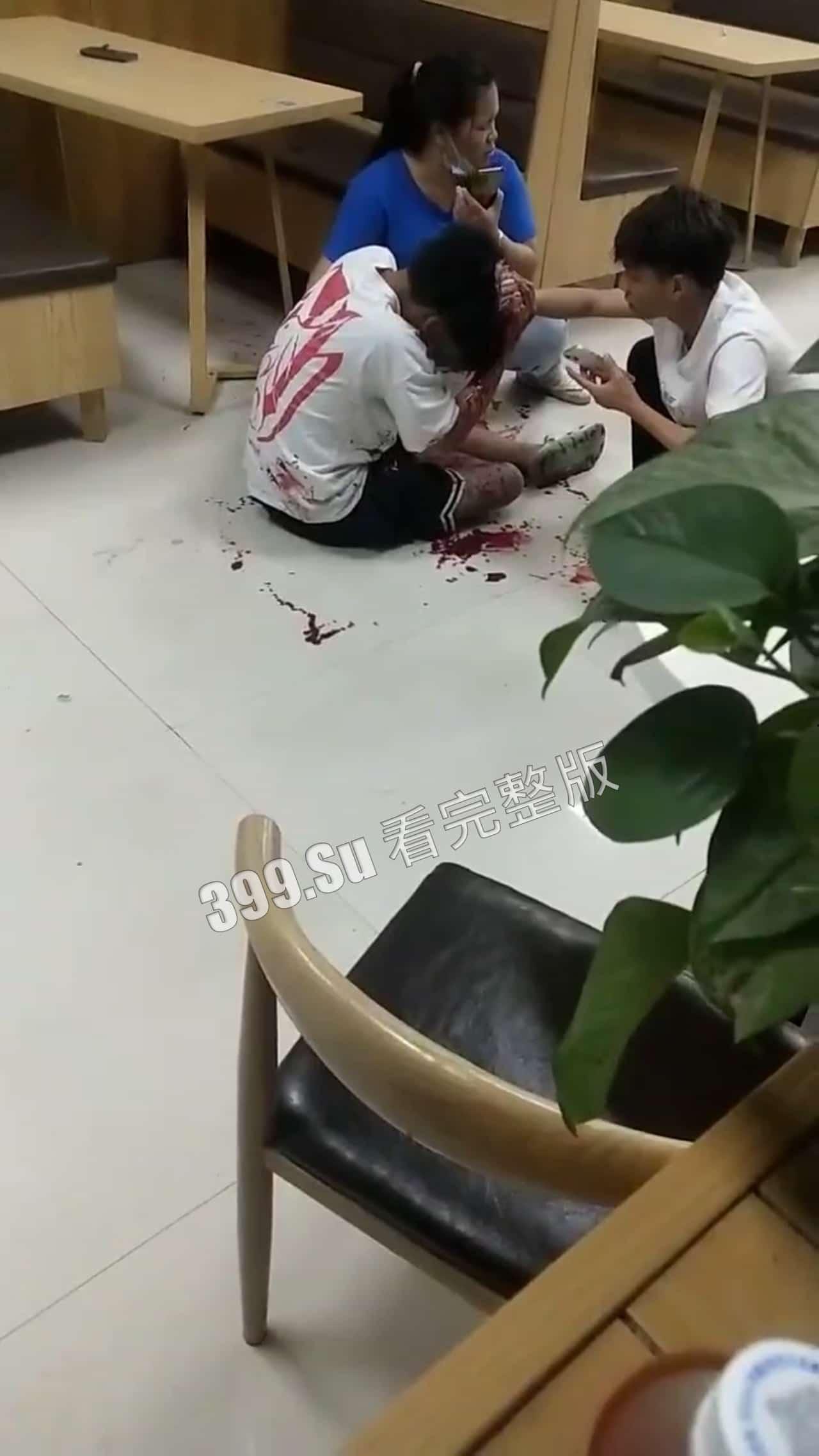 仇杀现场 合集  到底受了多大的委屈才能当街袭杀 第4张