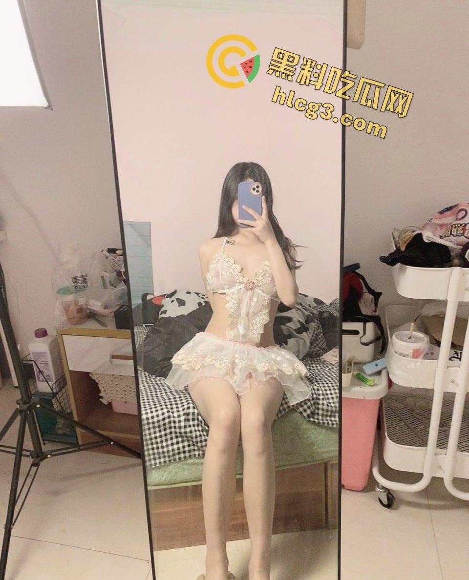 推特巨乳妹子极品肥臀！自拍视频全网爆炸，满满的肉感诱惑  第3张