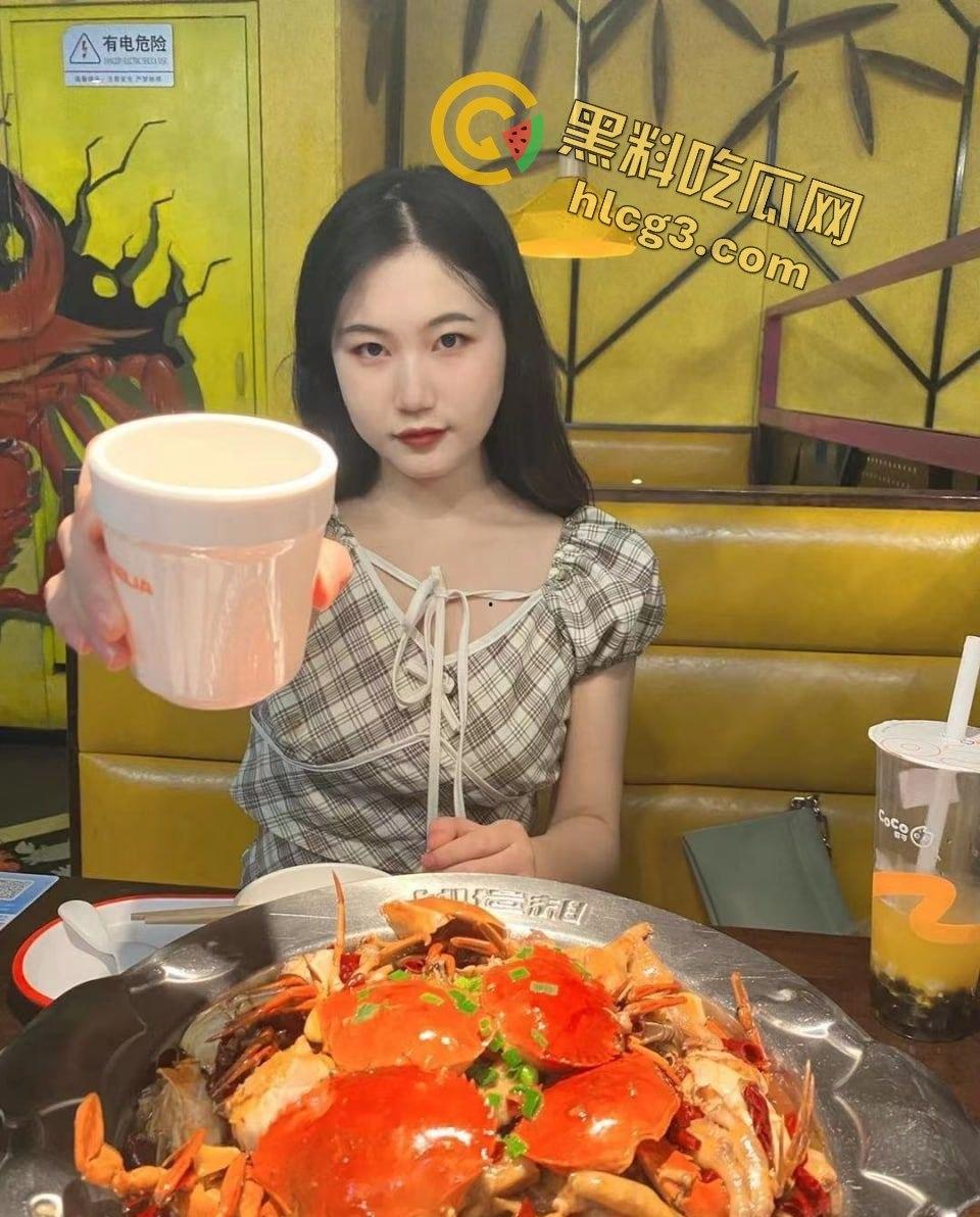 推特巨乳妹子极品肥臀！自拍视频全网爆炸，满满的肉感诱惑  第6张