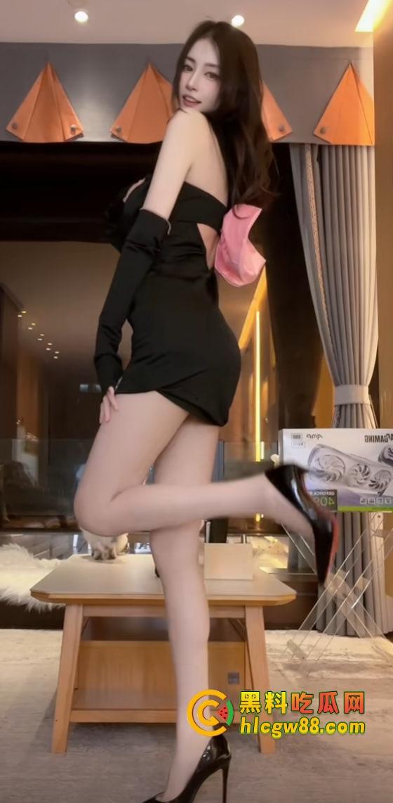 南京抖音网红模特『仙仙』江苏九号电动车总代的私人坐骑？屁股都被打红了，肛塞自慰棒双重调教！  第6张