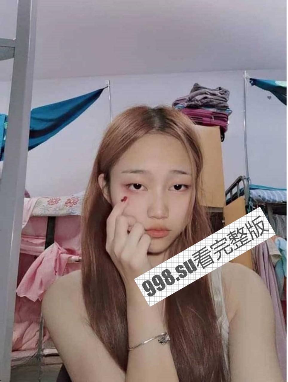 网盘泄密！贵州医科大 高楚洁 和男友啪啪视频流出 后入骑乘丰满肥臀  第4张