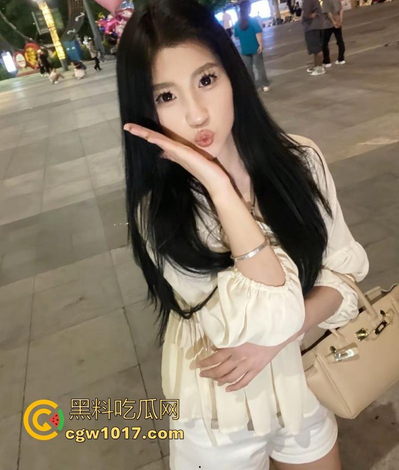 重庆理工大学【赵淮雯】清纯学生妹床上风情万种，舔蛋骑乘精通，无套狂操全身射满精液，这身材真的爱了！  第1张