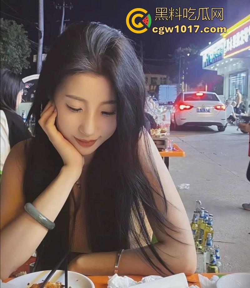 重庆理工大学【赵淮雯】清纯学生妹床上风情万种，舔蛋骑乘精通，无套狂操全身射满精液，这身材真的爱了！  第3张