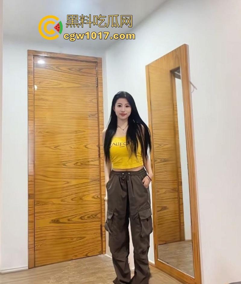 重庆理工大学【赵淮雯】清纯学生妹床上风情万种，舔蛋骑乘精通，无套狂操全身射满精液，这身材真的爱了！  第4张