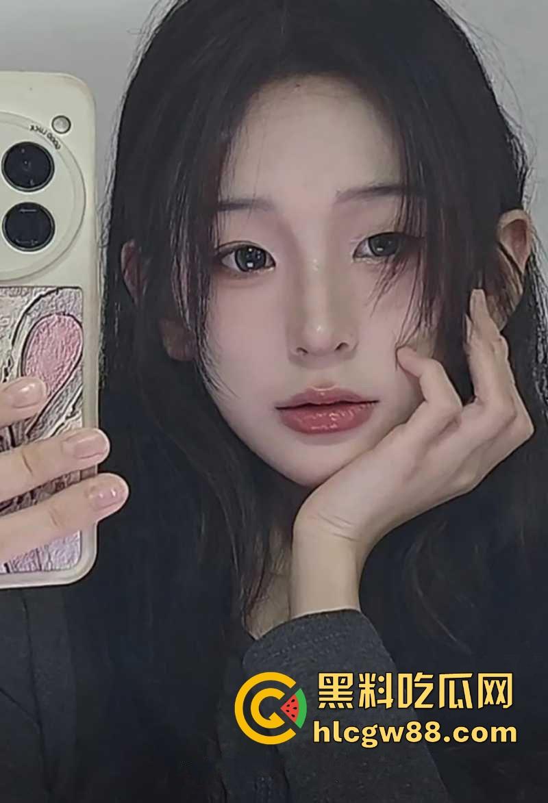 辽宁师范大学钢琴艺考生【刘小萌】高中时期裸聊视频被曝光 小小年纪就骚性大发的母狗 内容炸裂！  第2张