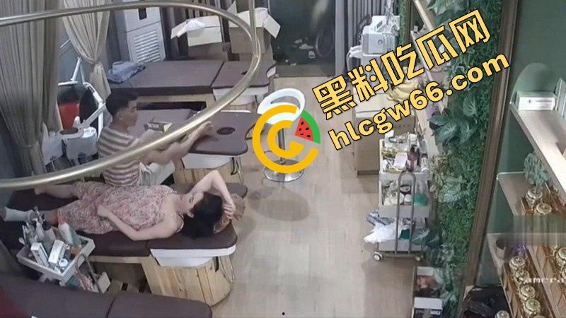 美容店老板娘下班关店偷情,精壮情夫在按摩床上暴干半小时,奶子晃飞骚水淌地、床都快操散架了! 第12张 美容店老板娘下班关店偷情,精壮情夫在按摩床上暴干半小时,奶子晃飞骚水淌地、床都快操散架了! 第12张