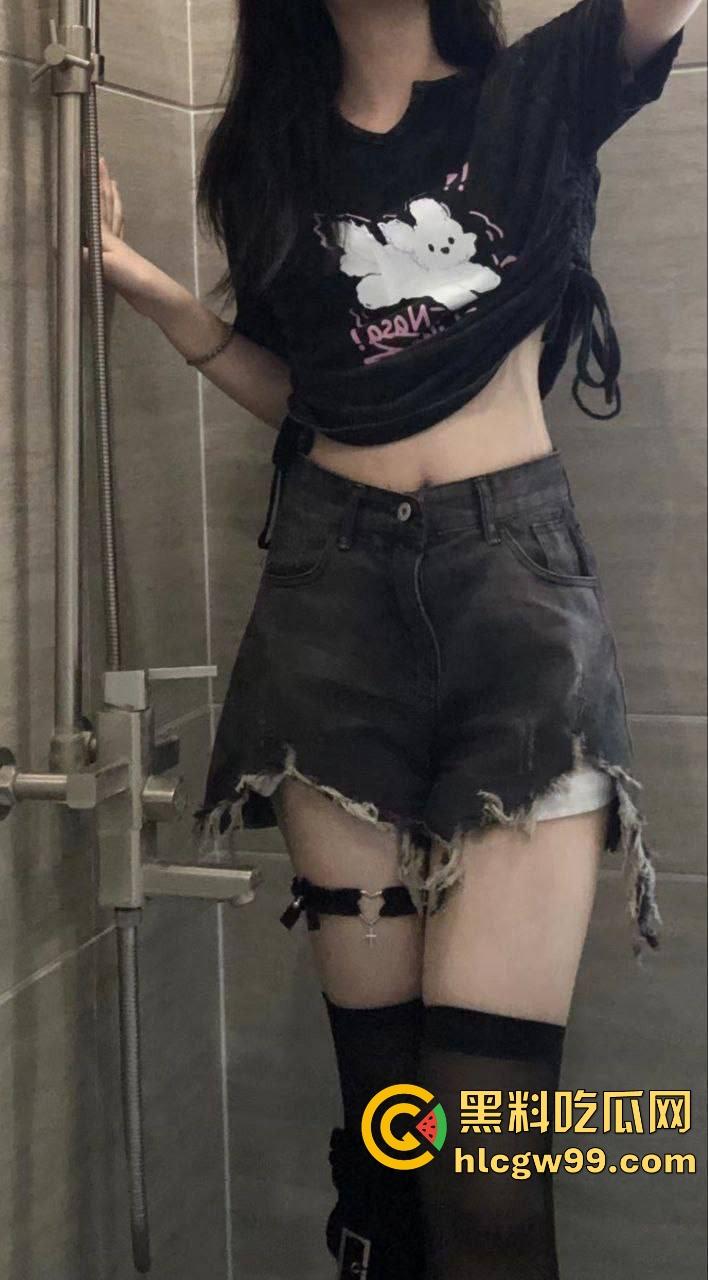 厦门大学眼镜娘『林莫』被炮友干到翻白眼,深喉口爆吞精噗嗤响,翻白眼解锁姿势各种姿势被猛插到失禁! 第5张 厦门大学眼镜娘『林莫』被炮友干到翻白眼,深喉口爆吞精噗嗤响,翻白眼解锁姿势各种姿势被猛插到失禁! 第5张