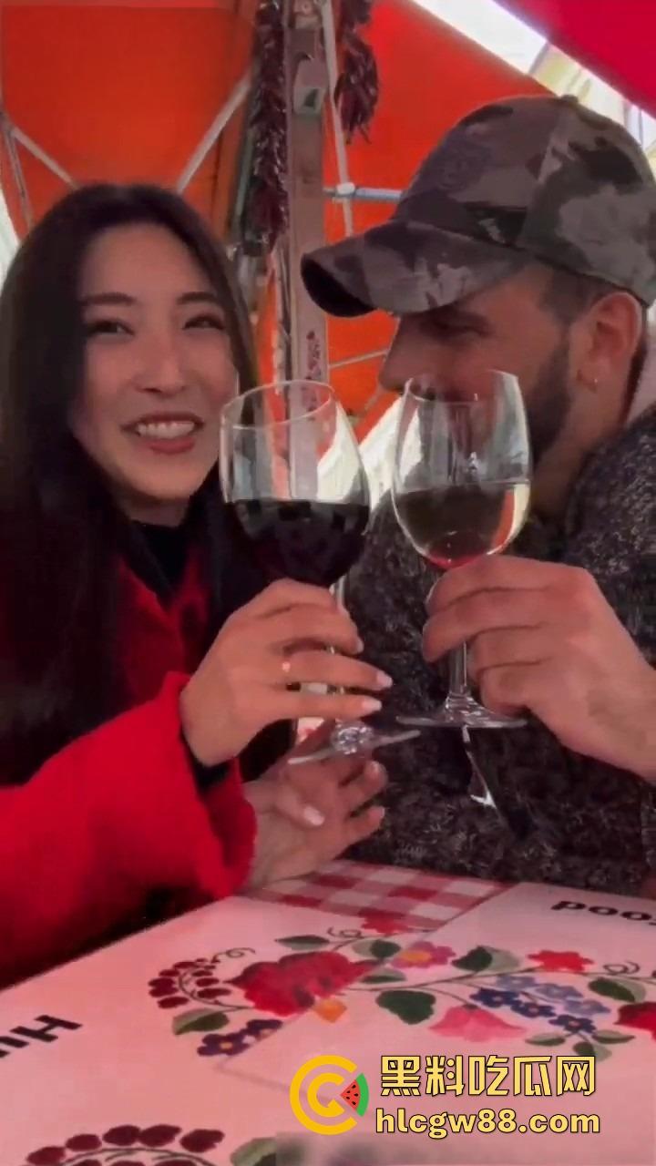 里斯本大奶留学生【胡依冉】街头被老外忽悠回家,共浴吃奶爆操随便玩,巨乳小骚逼被大屌输出! 第2张 里斯本大奶留学生【胡依冉】街头被老外忽悠回家,共浴吃奶爆操随便玩,巨乳小骚逼被大屌输出! 第2张