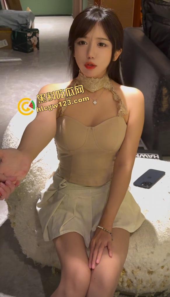 抖音回归首秀还没开『呆妹儿』先被前男友爆料干翻,开房洗澡视频实锤露脸,逼毛贴腿根,自己疯狂洗! 第13张 抖音回归首秀还没开『呆妹儿』先被前男友爆料干翻,开房洗澡视频实锤露脸,逼毛贴腿根,自己疯狂洗! 第13张