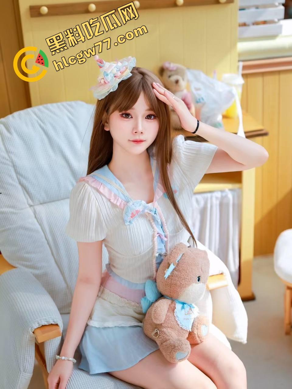 网红印度华人夫妇自拍炸裂,黑渔网丝袜海景房开操,丰臀后入扛不住老公狂射! 第1张 网红印度华人夫妇自拍炸裂,黑渔网丝袜海景房开操,丰臀后入扛不住老公狂射! 第1张