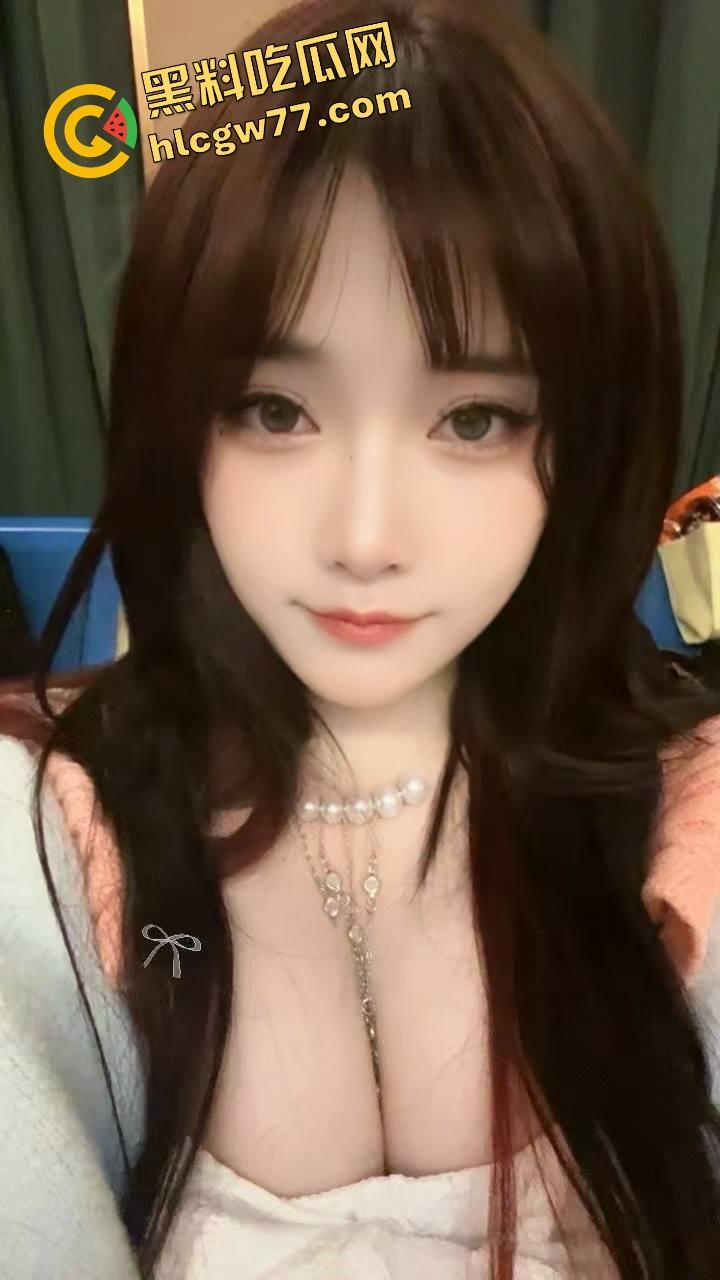 石家庄精神小妹【李亿亿】穿JK制服上门舔棒,含着鸡巴的样子贱得想让人一巴掌操她脸上! 第4张 石家庄精神小妹【李亿亿】穿JK制服上门舔棒,含着鸡巴的样子贱得想让人一巴掌操她脸上! 第4张