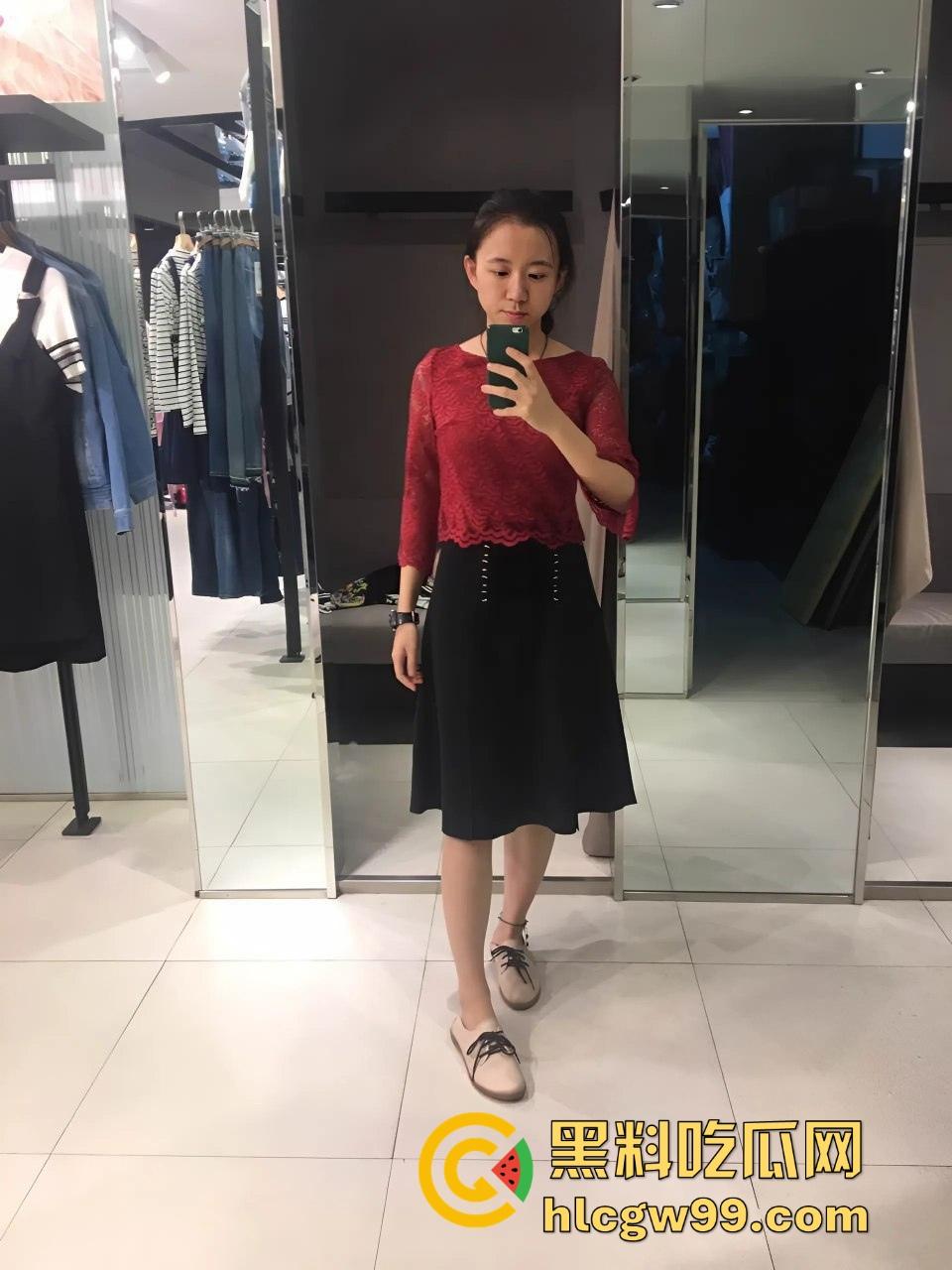 安大刚毕业骚女『周妙妙』剃逼毛当白虎被男友狂舔逼还打王者,这边舔着那边玩着! 第4张 安大刚毕业骚女『周妙妙』剃逼毛当白虎被男友狂舔逼还打王者,这边舔着那边玩着! 第4张